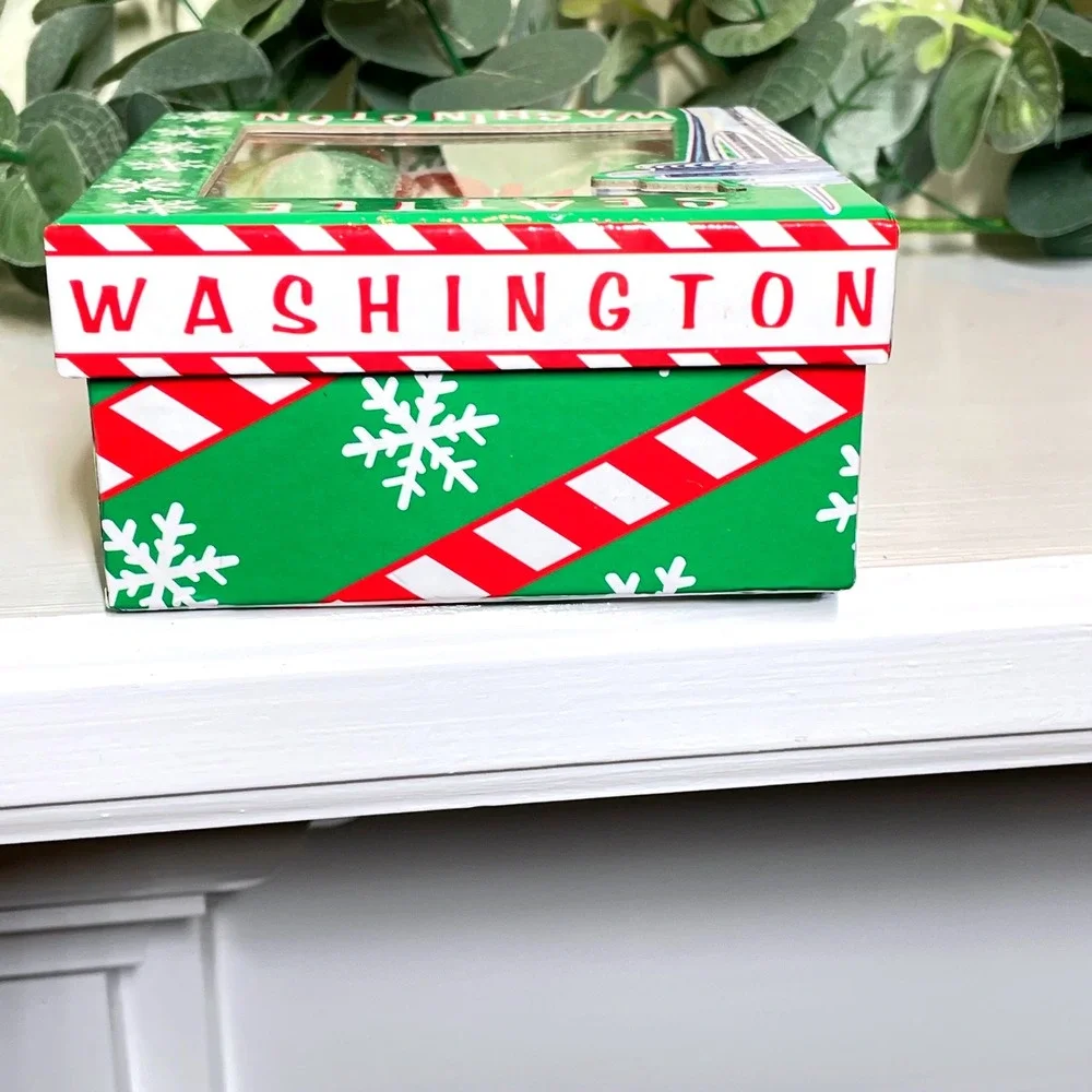 Seattle‎ Washington Space Needle Christmas 4 Ornament Set Holiday Gift Box